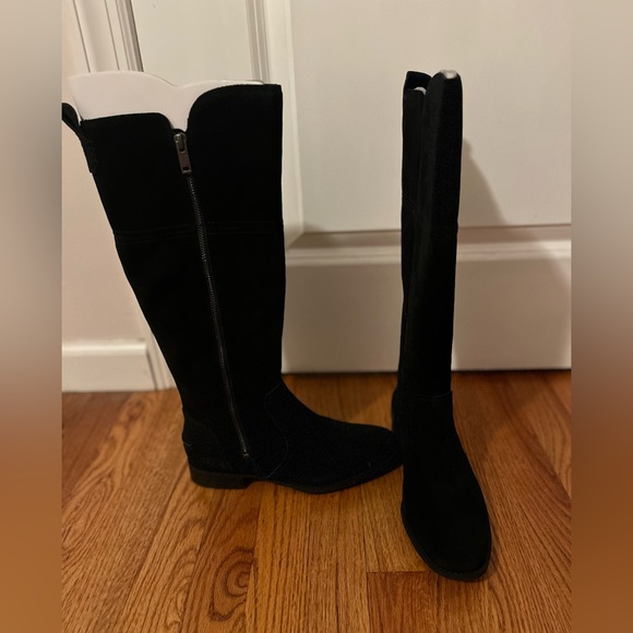 Brand New UGG Sorensen Style Black Suede Boots - Picture 2 of 12